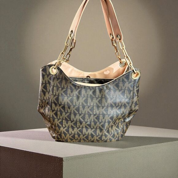 Michael Kors Signature Tote Bag - Picture 3 of 10